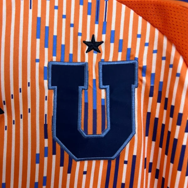 Camiseta Visita Universidad de Chile 25/26 escudo