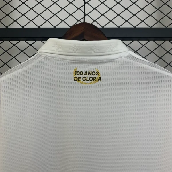 Camiseta Colo Colo 100 años cerca