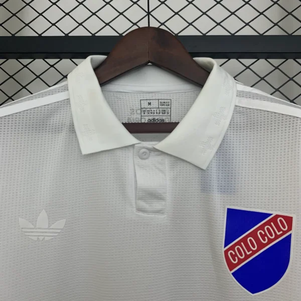 Camiseta Colo Colo 100 años cuello
