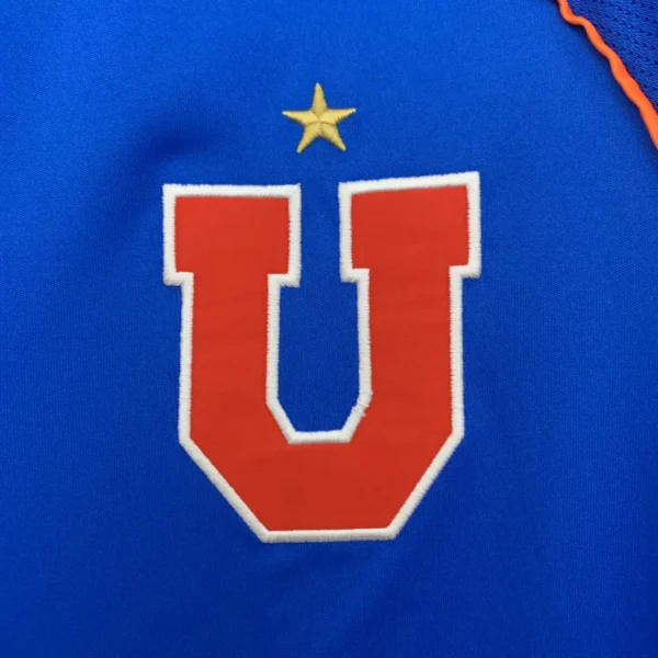 Camiseta Universidad de Chile 25/26 local escudo