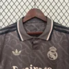 Real Madrid 24/25 Tercera equipación cuello