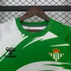 Camiseta del Real Betis X Naruto Hummel cuello
