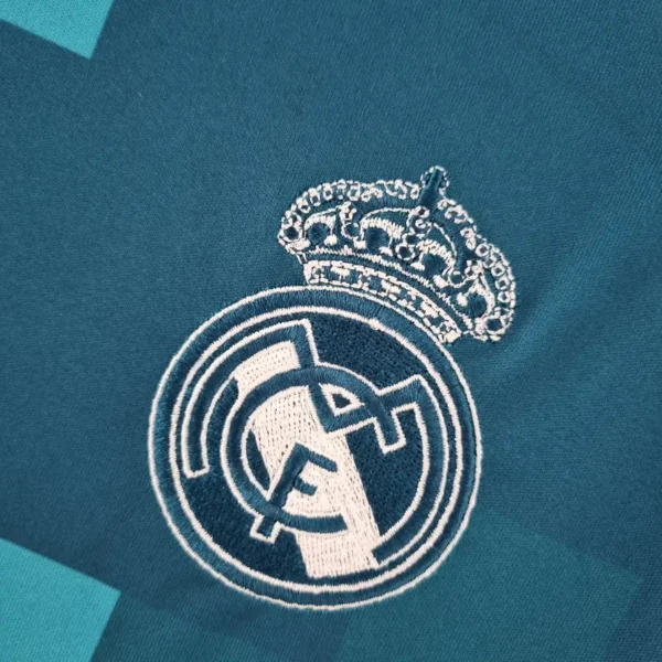 Camiseta del Real Madrid 17/18 visita escudo