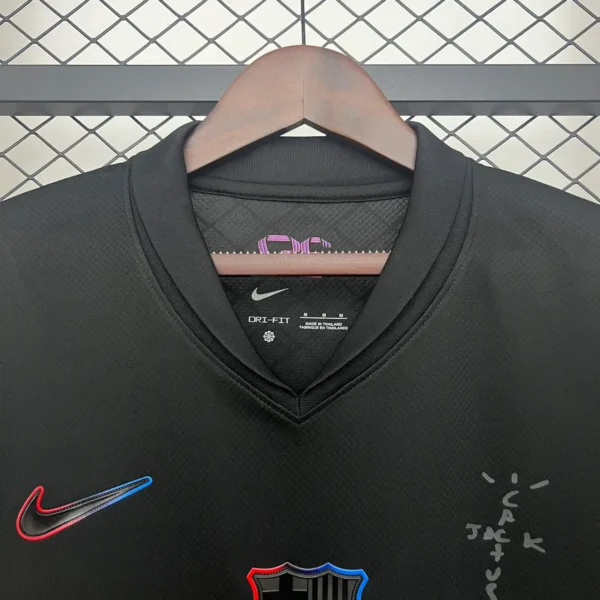 Camiseta Edición Especial Barcelona x Travis Scott visita cuello