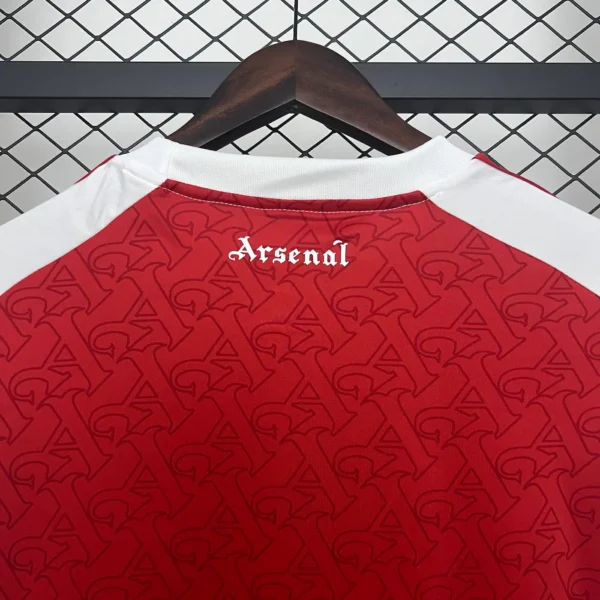 Camiseta del Arsenal 25/26 cerca