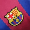 Camiseta Barcelona X Karol G 24/25 escudo