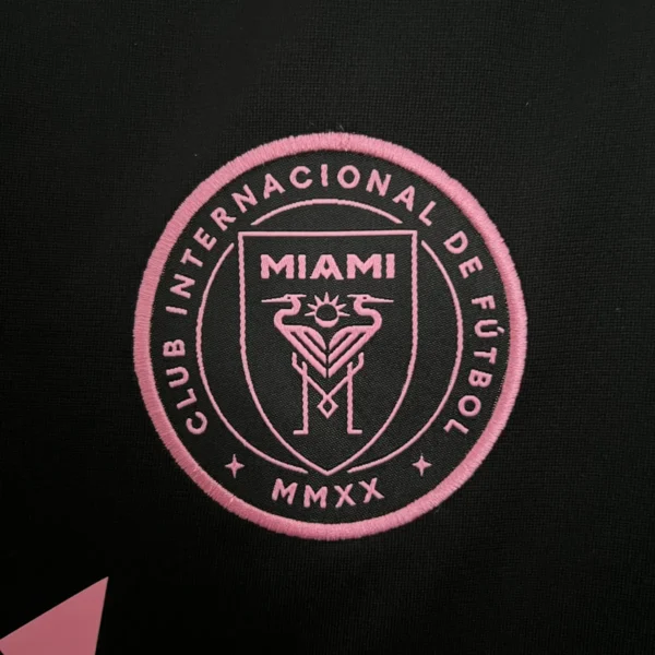 Camiseta Inter Miami visita 25/26 escudo