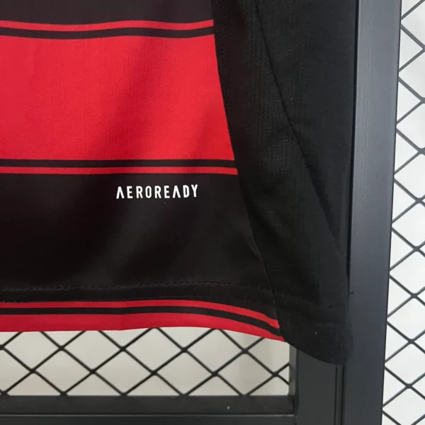Camiseta Flamengo 25/26 cerca
